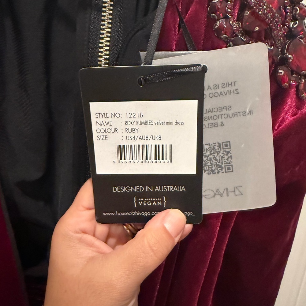 ZHIVAGO
Roxy Rumbles Velvet Mini Dress
$550 - Picture 10 of 10